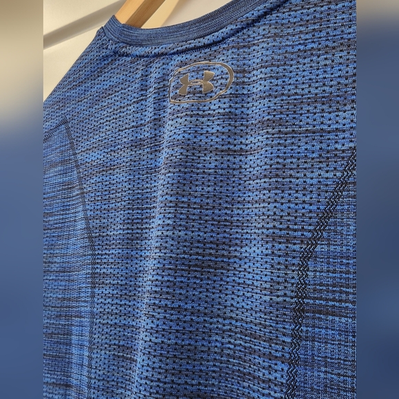 Under Armour seamless T shirt - Picture 7 of 9